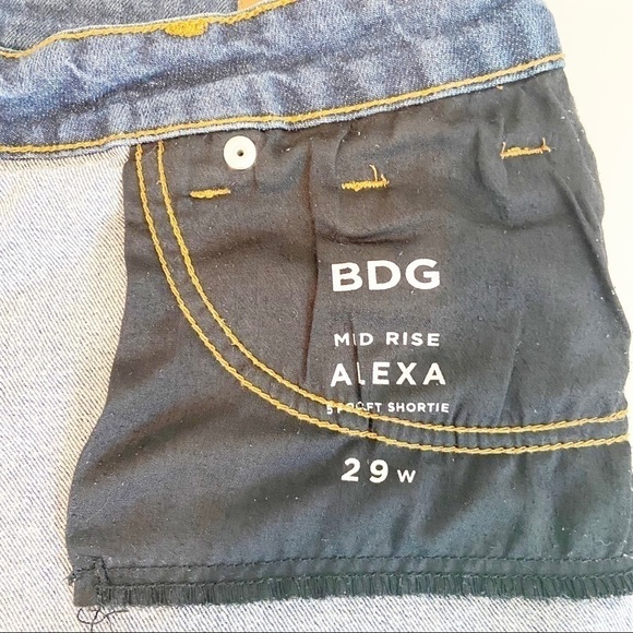 BDG Urban Outfitters Mid Rise Alexia Shortie Shorts Size 29 - Picture 5 of 10